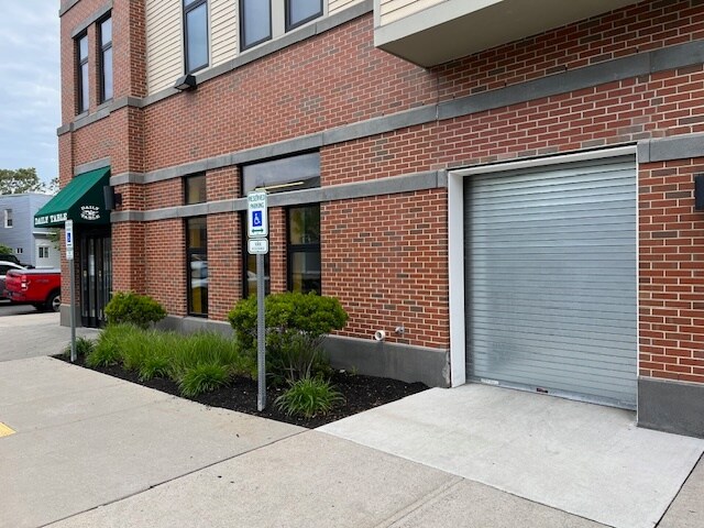 More Photos Of 135 Lafayette St, Salem Apartments For Lease