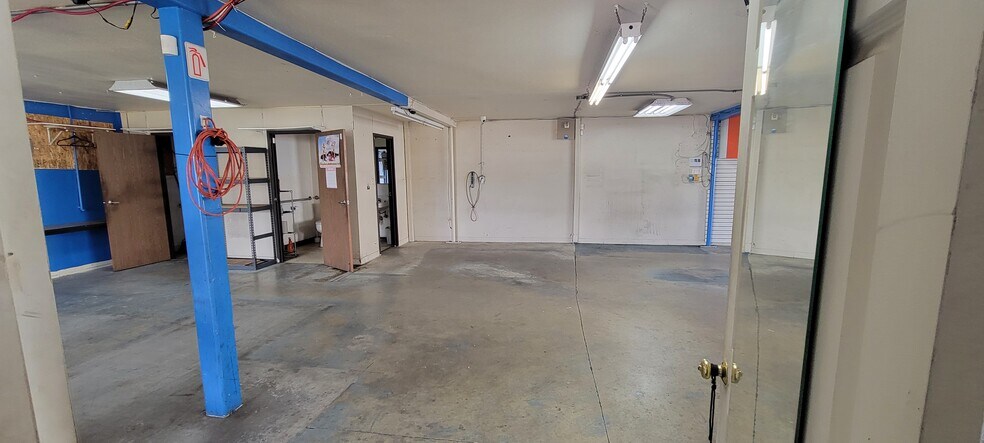 More Photos Of 611 E Route 66, Glendora Auto Repair For Lease