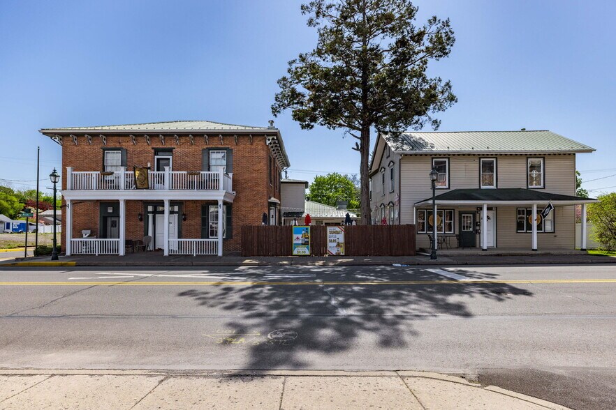 More Photos Of 219 N Market St, Selinsgrove Storefront Retail Residential For Sale