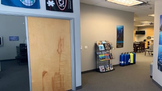 More Photos Of 2222 W Parkside Ln, Phoenix Research And Development For Sale