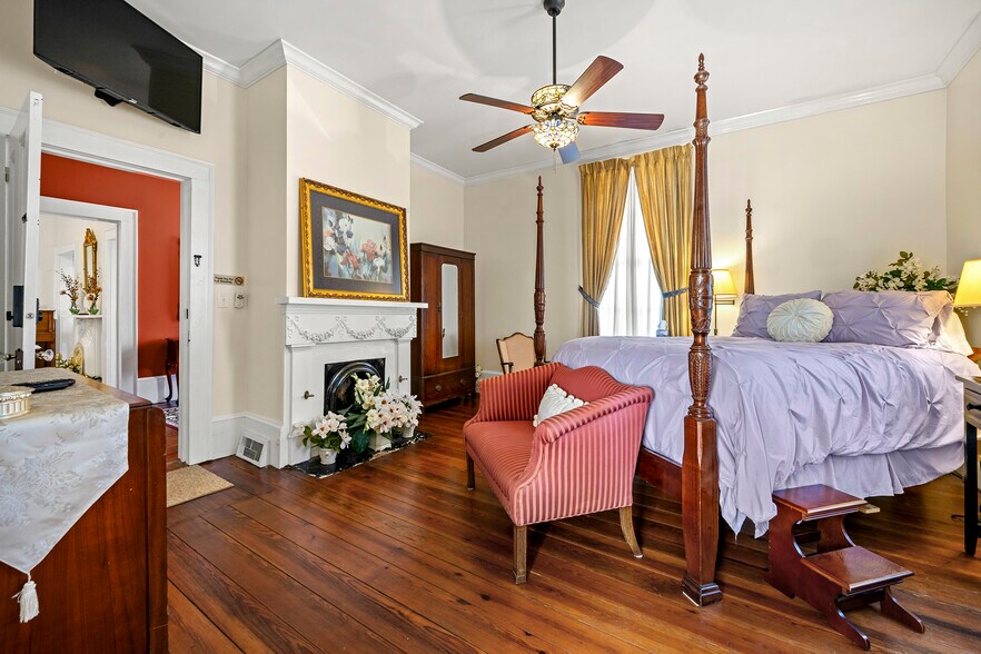 More Photos Of 132 E College St, Griffin Hospitality For Sale