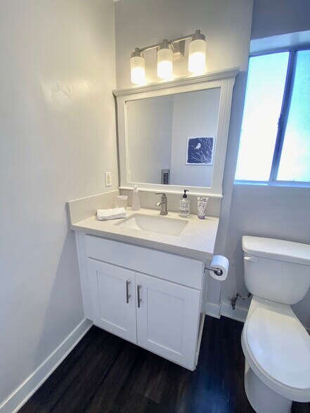 More Photos Of 1014 N Oxford Ave, Los Angeles Apartments For Sale