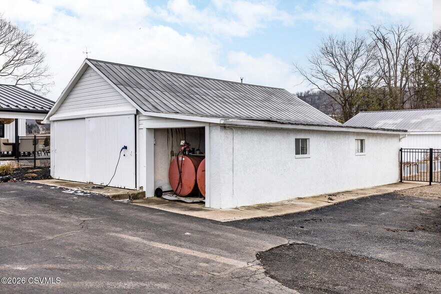 More Photos Of 529 Liberty Valley Rd, Danville Specialty For Sale