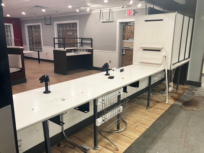 More Photos Of 1317 N Eaton St, Albion Fast Food For Sale