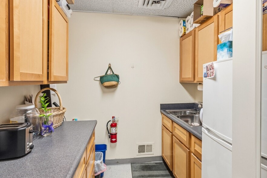More Photos Of 3021 Telegraph Ave, Berkeley Medical For Sale