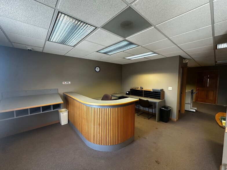 More Photos Of 7704 Maltlage Dr, Bayberry Flex For Sale