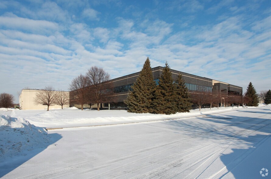 More Photos Of 501 90th Ave NW, Coon Rapids Manufacturing For Sale