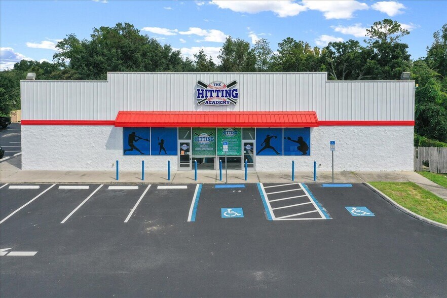 More Photos Of 2401 SE 58th Ave, Ocala General Retail For Sale