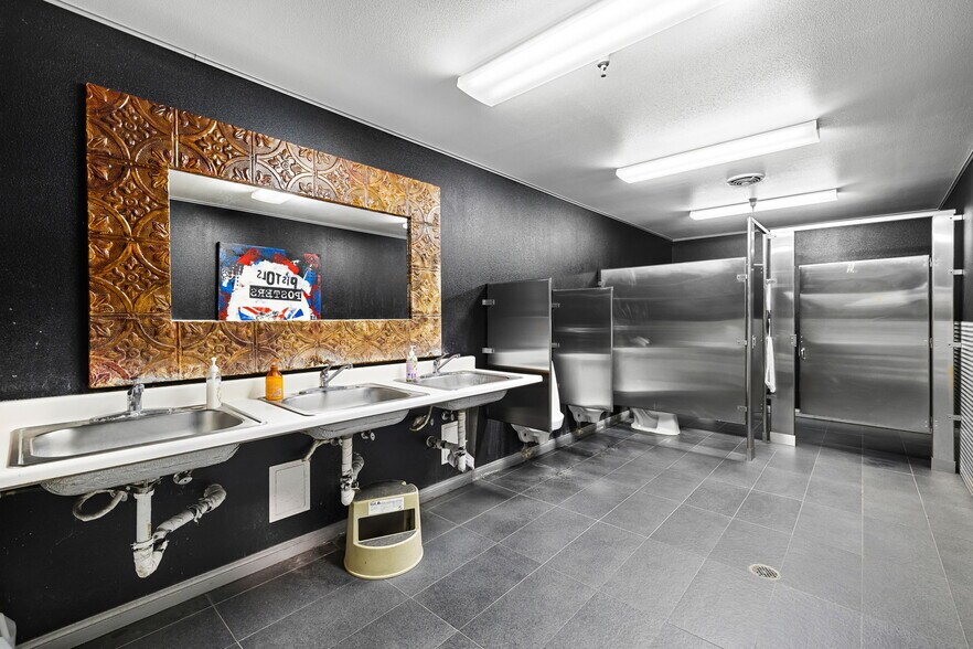 More Photos Of 6760 Foster Bridge Blvd, Bell Gardens Warehouse For Sale