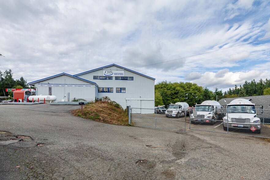 More Photos Of 20370 Viking Ave NW, Poulsbo Service Station For Sale