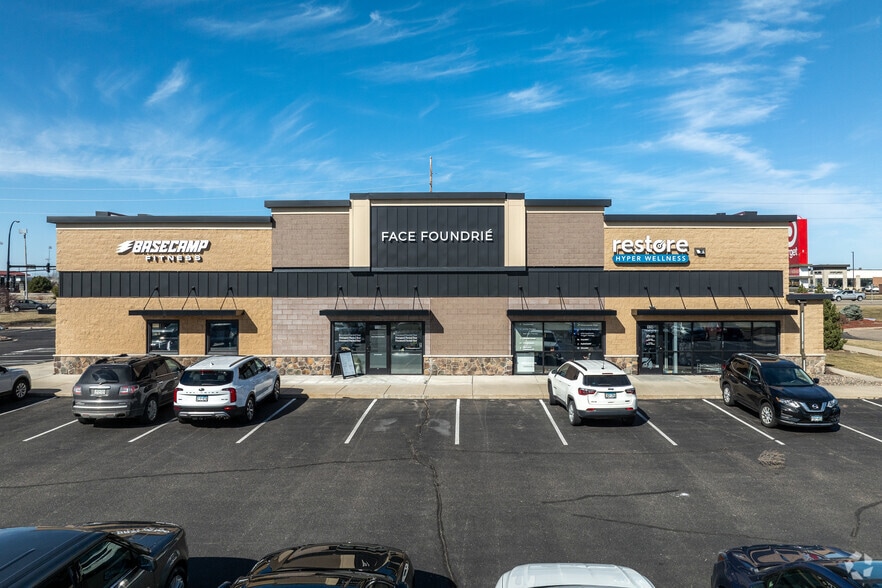 More Photos Of 15662 Pilot Knob Rd, Apple Valley Restaurant For Lease