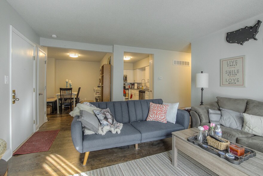 More Photos Of 7504 Wyoming St, Kansas City Apartments For Sale
