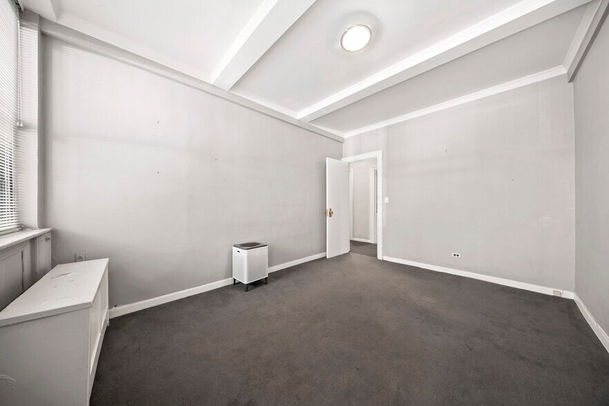 More Photos Of 122 E 82nd St, New York Apartments For Sale