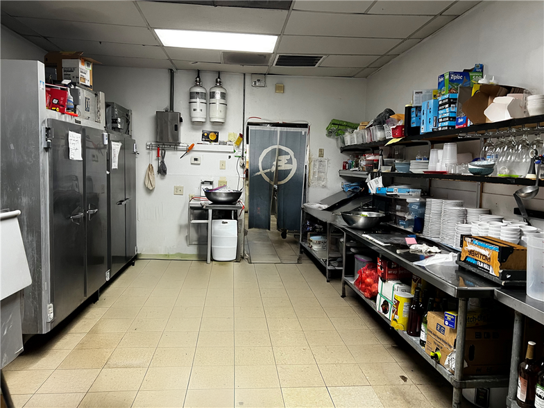 More Photos Of 710 Bacons Bridge Rd, Summerville Storefront For Lease