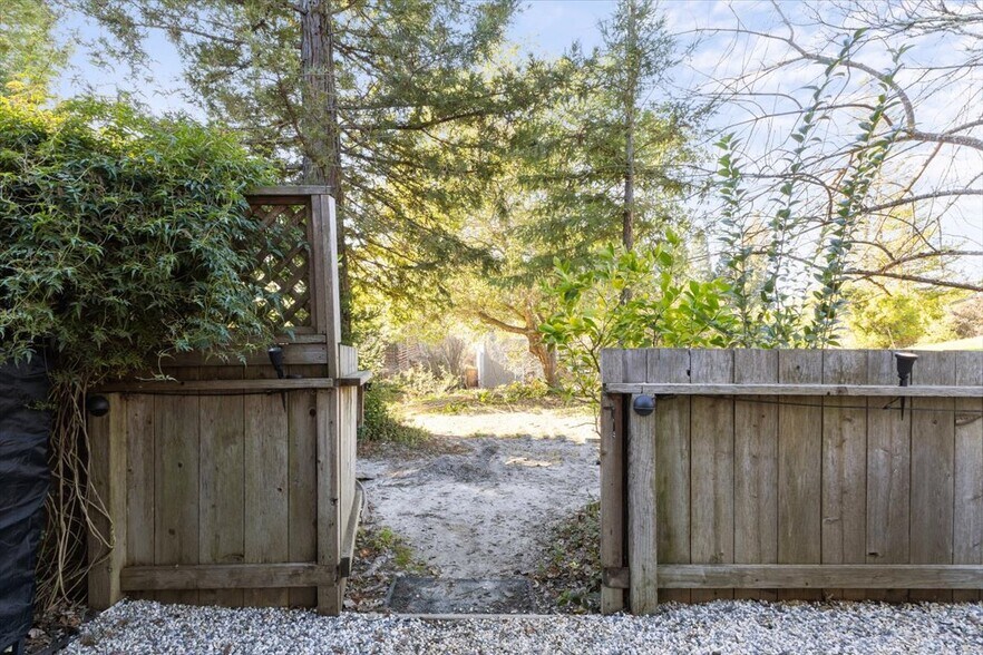 More Photos Of 1337 Creekside Ct, Healdsburg Multifamily For Sale