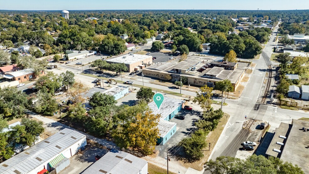 More Photos Of 1316 S 5th Ave, Wilmington Service For Sale