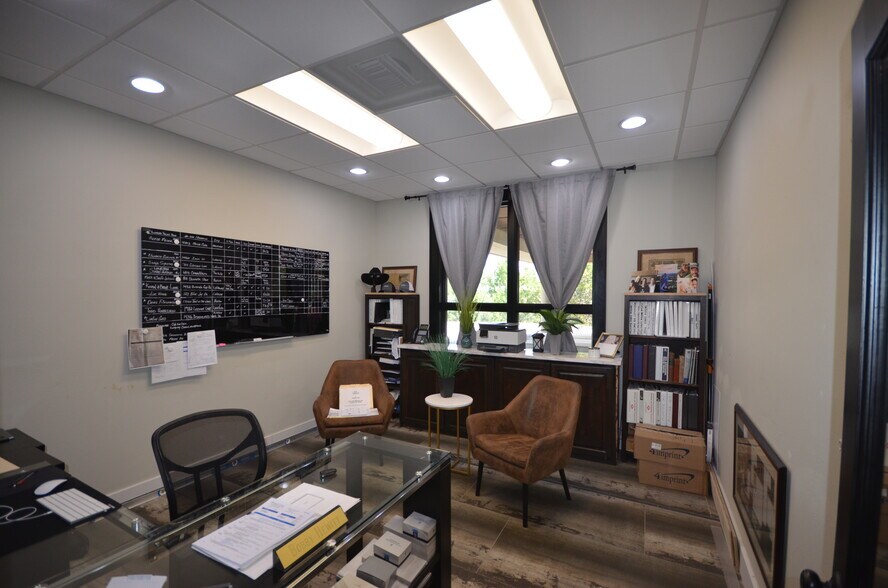 More Photos Of 1110 S Ranch Road 620, Austin Storefront Retail Office For Lease