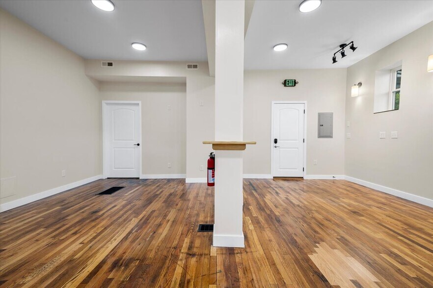 More Photos Of 901 8th St, Radford Apartments For Sale