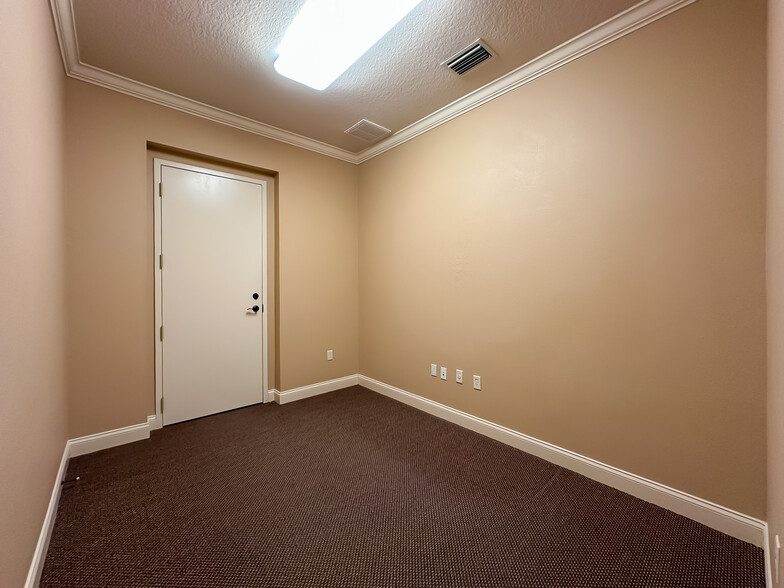 More Photos Of 1611 Harden Blvd, Lakeland Office For Lease