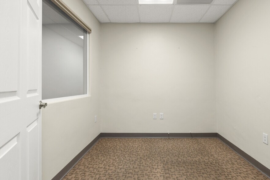 More Photos Of 1070 Wood St, Willows Unknown For Lease