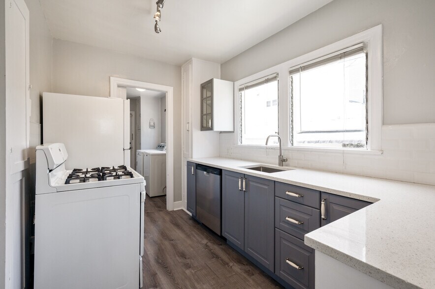 More Photos Of 1620 California Ave, Santa Monica Apartments For Sale