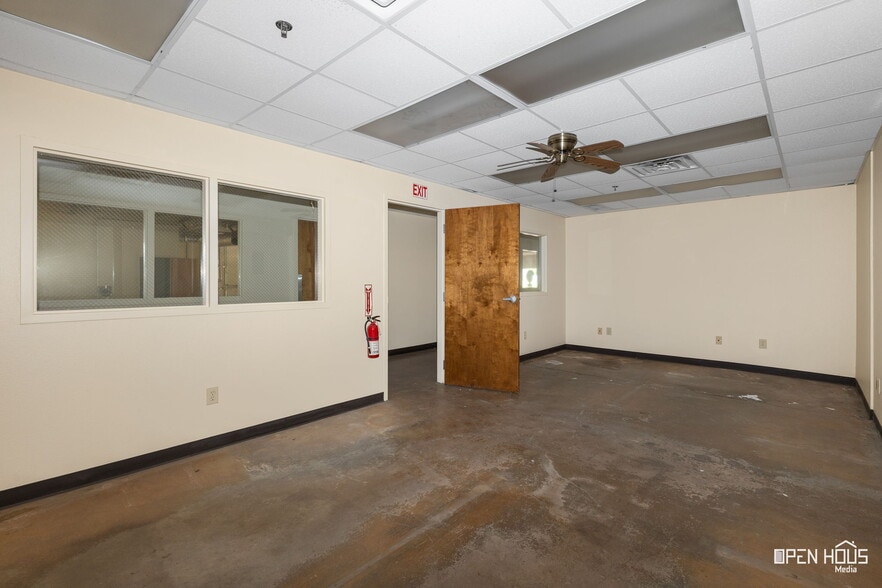 More Photos Of 2200 5th St, Wichita Falls Warehouse For Sale