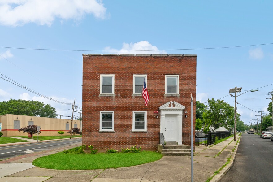 Primary Photo Of 250 Warren St, Beverly Office Residential For Sale