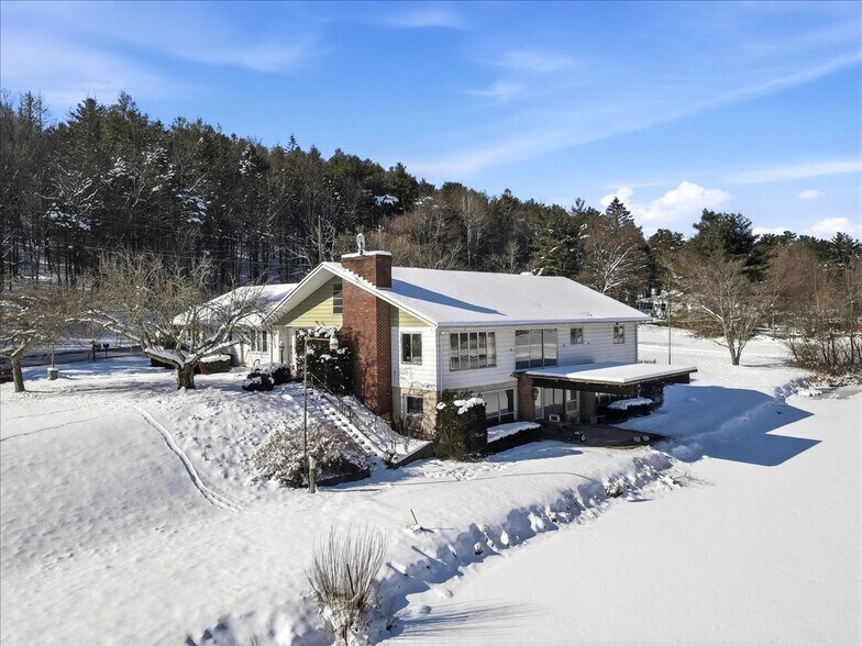 More Photos Of 306 Merwinsburg Rd, Effort Apartments For Sale