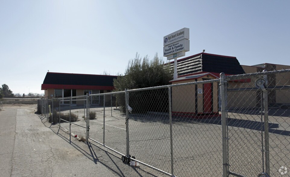 More Photos Of 15421 Village Dr, Victorville General Retail For Lease