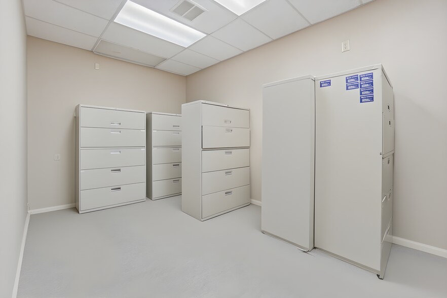 More Photos Of 317 SW C Ave, Lawton Office For Lease