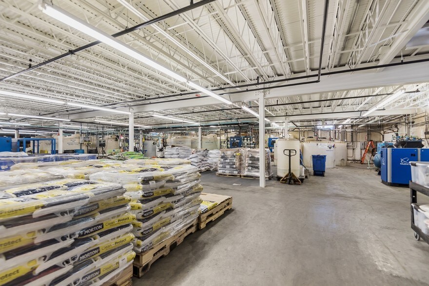 More Photos Of 160 Stedman St, Lowell Warehouse For Lease