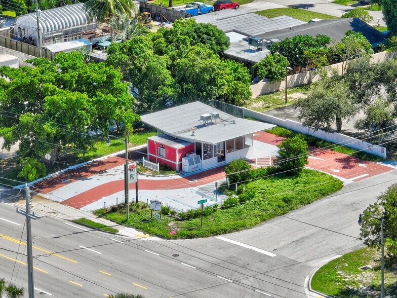 Primary Photo Of 1116 Hypoluxo Rd, Lake Worth General Retail For Sale