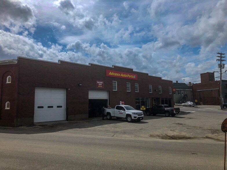 More Photos Of 81 Elm St, Biddeford Freestanding For Lease