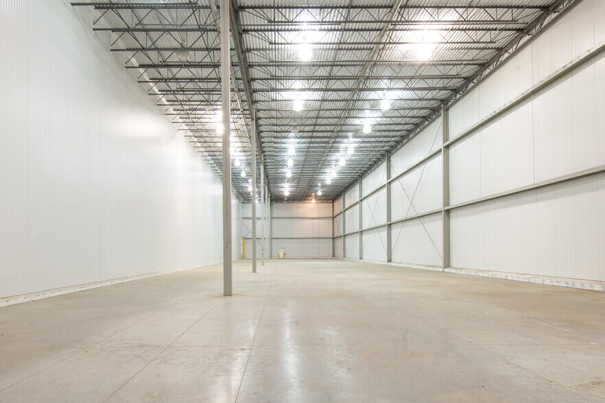 More Photos Of 245 S Franklin Rd, Indianapolis Refrigeration Cold Storage For Lease