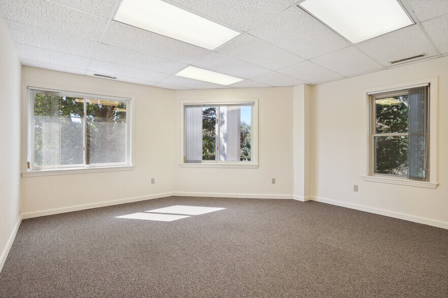 More Photos Of 249 Ayer Rd, Harvard Office For Lease