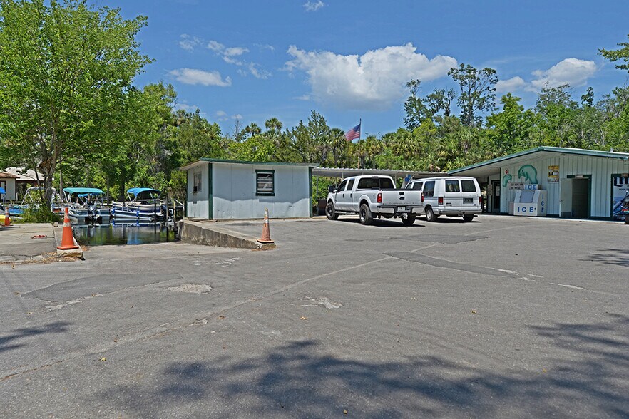 More Photos Of 10175 W Fishbowl Dr, Homosassa Bar For Sale