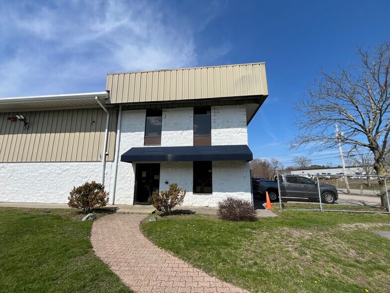 More Photos Of 70 1st St, E Bridgewater Distribution For Lease
