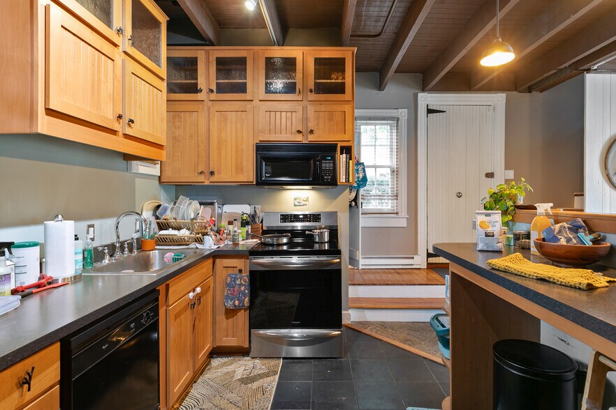 More Photos Of 2200 E Grace St, Richmond Apartments For Sale