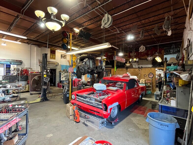 More Photos Of 2254 16th Ave N, Saint Petersburg Light Manufacturing For Sale