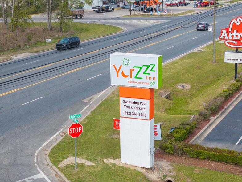 More Photos Of 53 Heritage St, Baxley Hotel For Sale