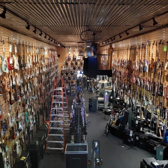 More Photos Of 7360 W Sunset Blvd, Los Angeles Freestanding For Sale