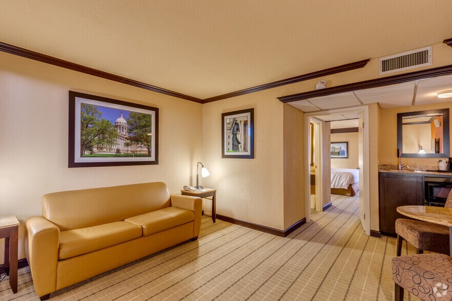 More Photos Of 2101 S Meridian Ave, Oklahoma City Hotel For Sale