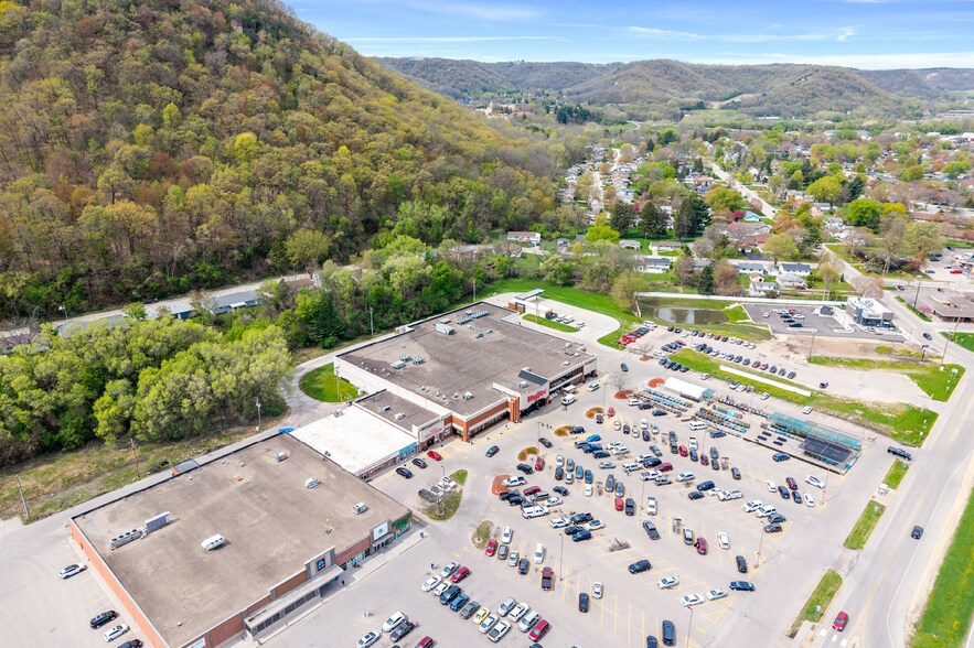 More Photos Of 1475 W Service Dr, Winona Supermarket For Sale