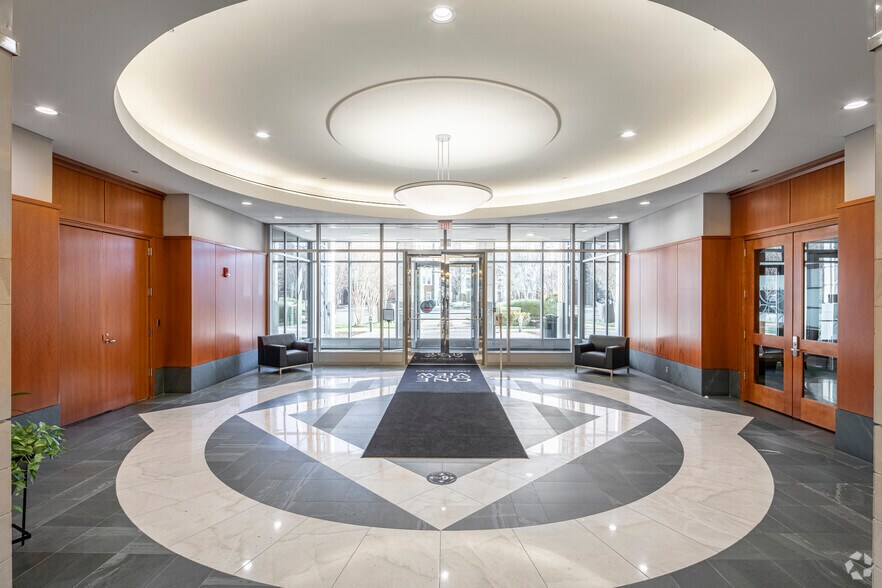 More Photos Of 2550 Wasser Ter, Herndon Office For Sale