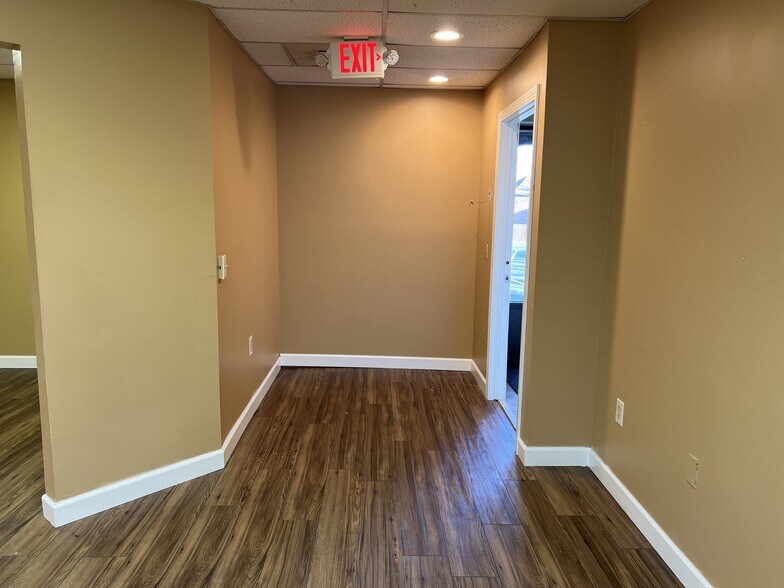 More Photos Of 527 Wolcott St, Waterbury Medical For Lease