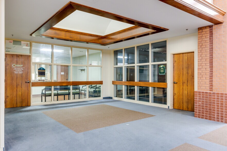 More Photos Of 102 Thomas Rd, West Monroe Medical For Sale