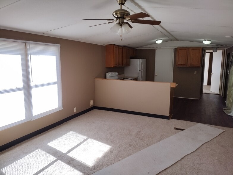 More Photos Of 1-16 Ez Ln, Manchester Manufactured Housing Mobile Home Park For Sale