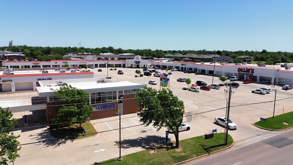 More Photos Of 800-828 W Edmond Rd, Edmond Unknown For Lease