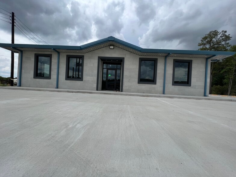 More Photos Of 18630 Intercontinental Crossing Dr, Houston Warehouse For Lease