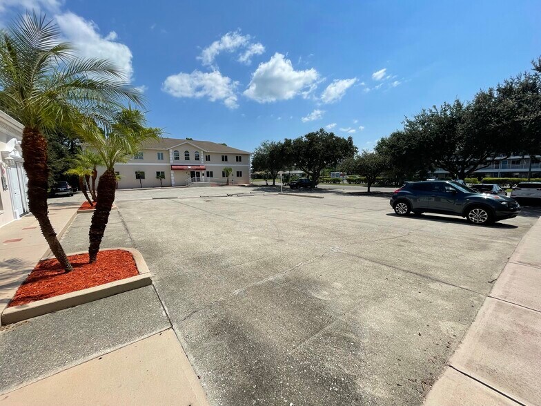 More Photos Of 205 Montgomery Ave, Sarasota Office For Sale